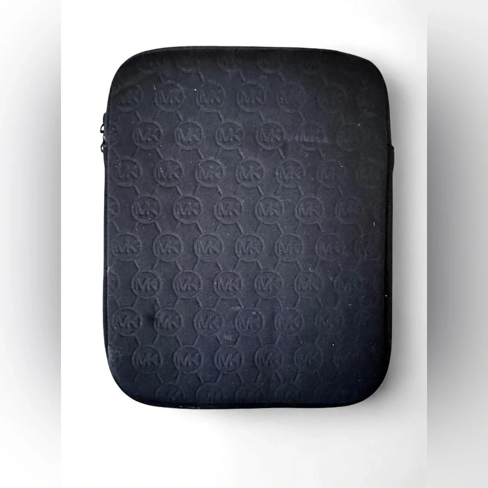 MICHAEL KORS ELECTRONICS BLACK NEOPRENE MK LOGO IPAD TABLET CASE COVER,SLEEVE